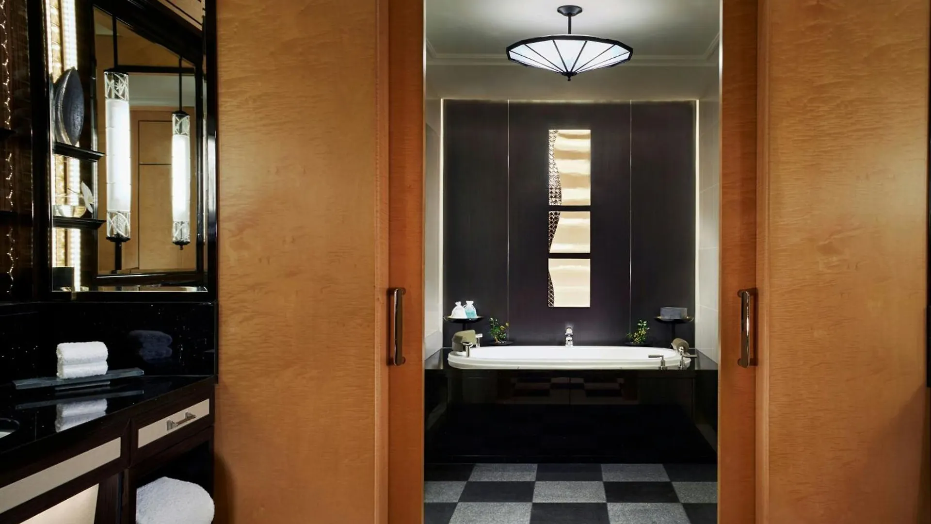 The Ritz-Carlton, Tokyo Hotel